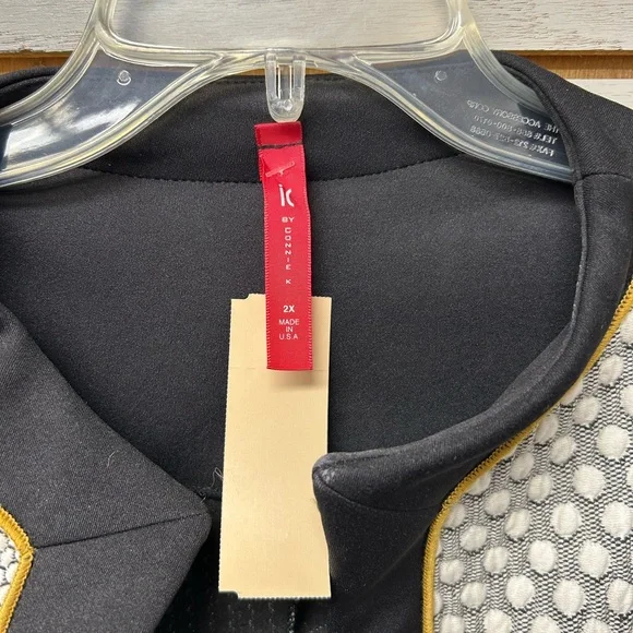 Elegant Black and White Women's Blazer - Picture 2 of 6